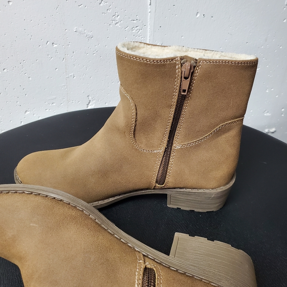 St. John's Bay Brown Ankle (Dobie) Booties Sz 8 NWOT - Picture 6 of 10